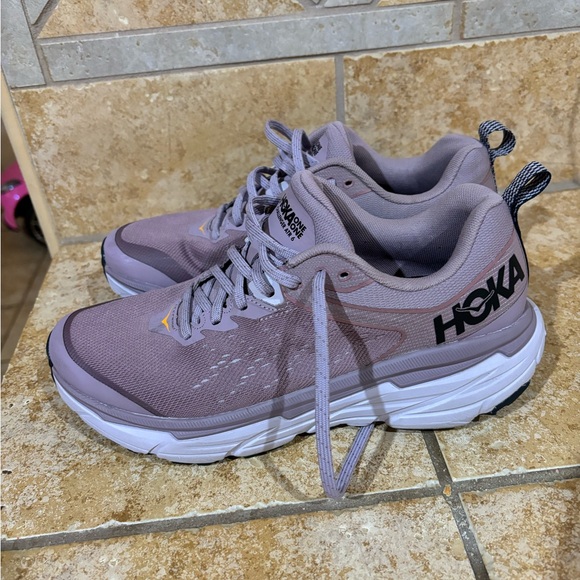 Hoka Challenger ATR 6 - Women’s Size 9B - Picture 3 of 5